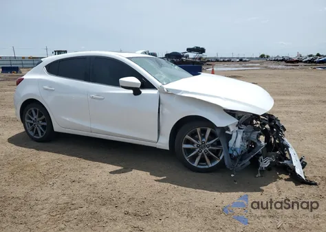 2018 Mazda 3 Grand Touring z USA, uszkodzony, nr VIN 3MZBN1M31JM268135